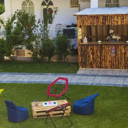 Hotel Aroma Butik 3*