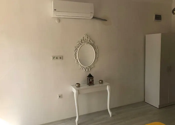 Hotel Aroma Butik 3*