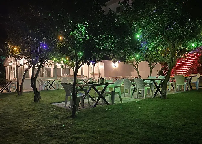 Hotel Aroma Butik 3*